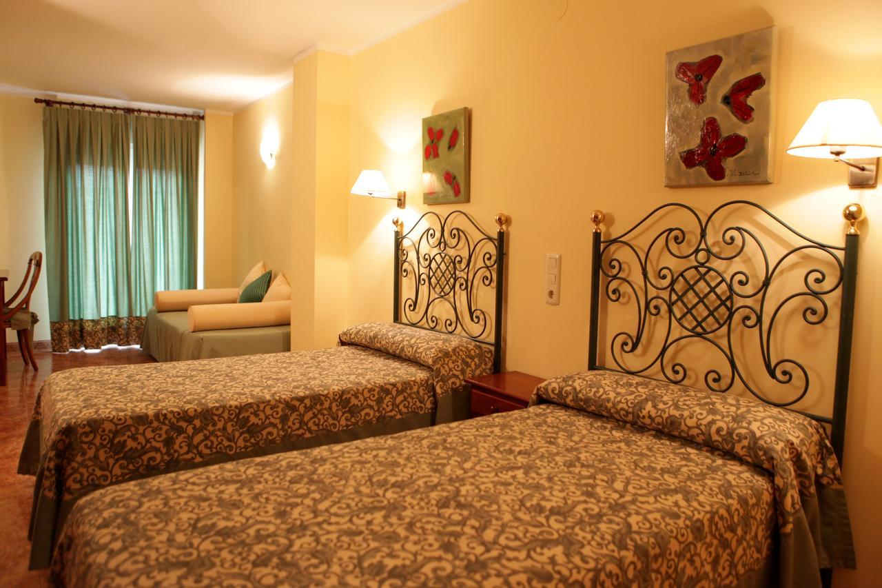 Hotel Los Arcos Villafranca del Cid Kültér fotó