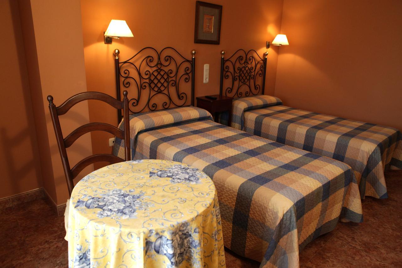 Hotel Los Arcos Villafranca del Cid Kültér fotó